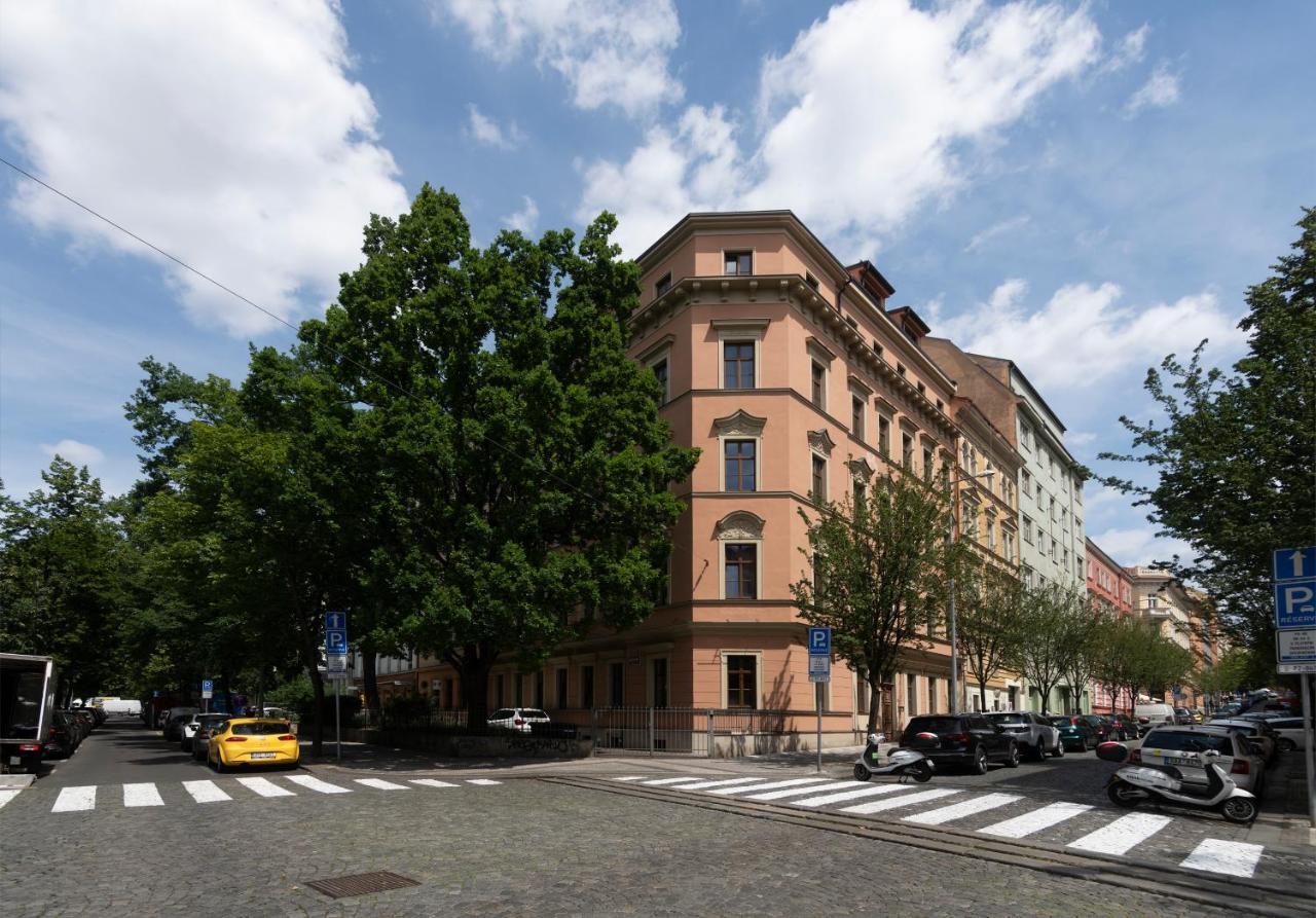Bohemian Dreams Apartments And Suites By Dwellfort Prága Kültér fotó
