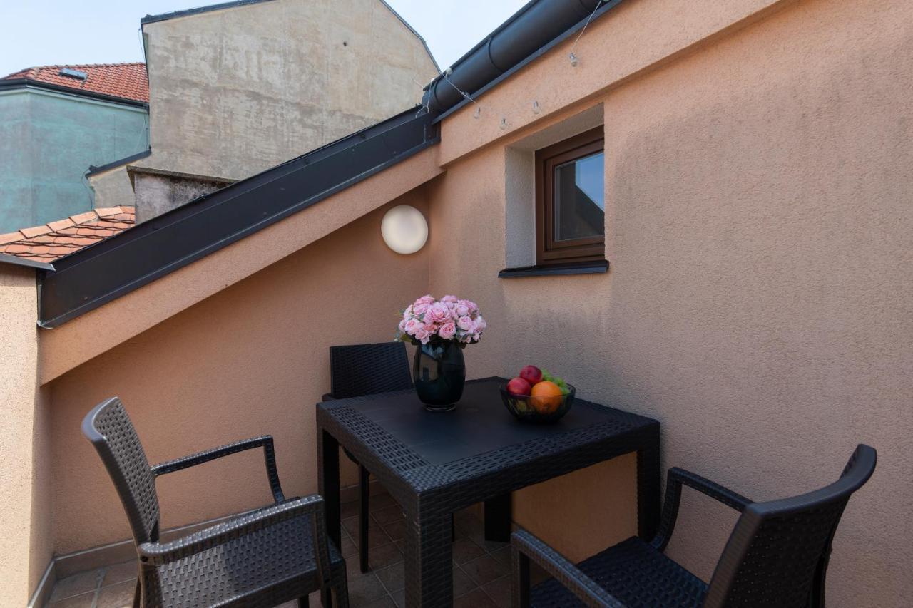 Bohemian Dreams Apartments And Suites By Dwellfort Prága Kültér fotó