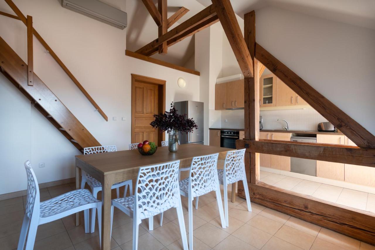 Bohemian Dreams Apartments And Suites By Dwellfort Prága Kültér fotó