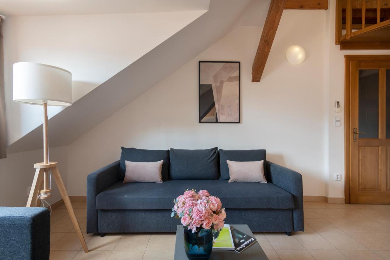 Bohemian Dreams Apartments And Suites By Dwellfort Prága Kültér fotó