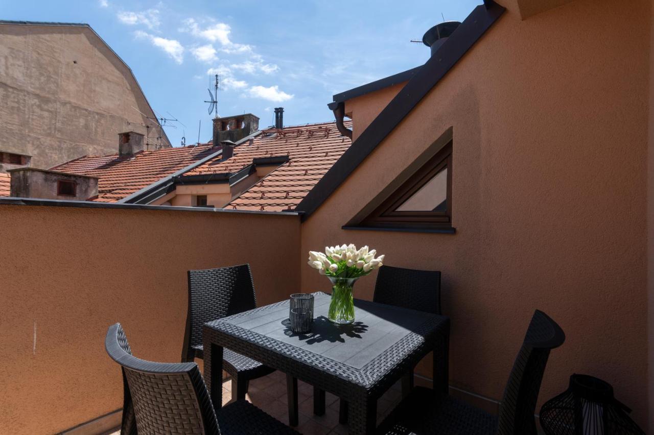 Bohemian Dreams Apartments And Suites By Dwellfort Prága Kültér fotó