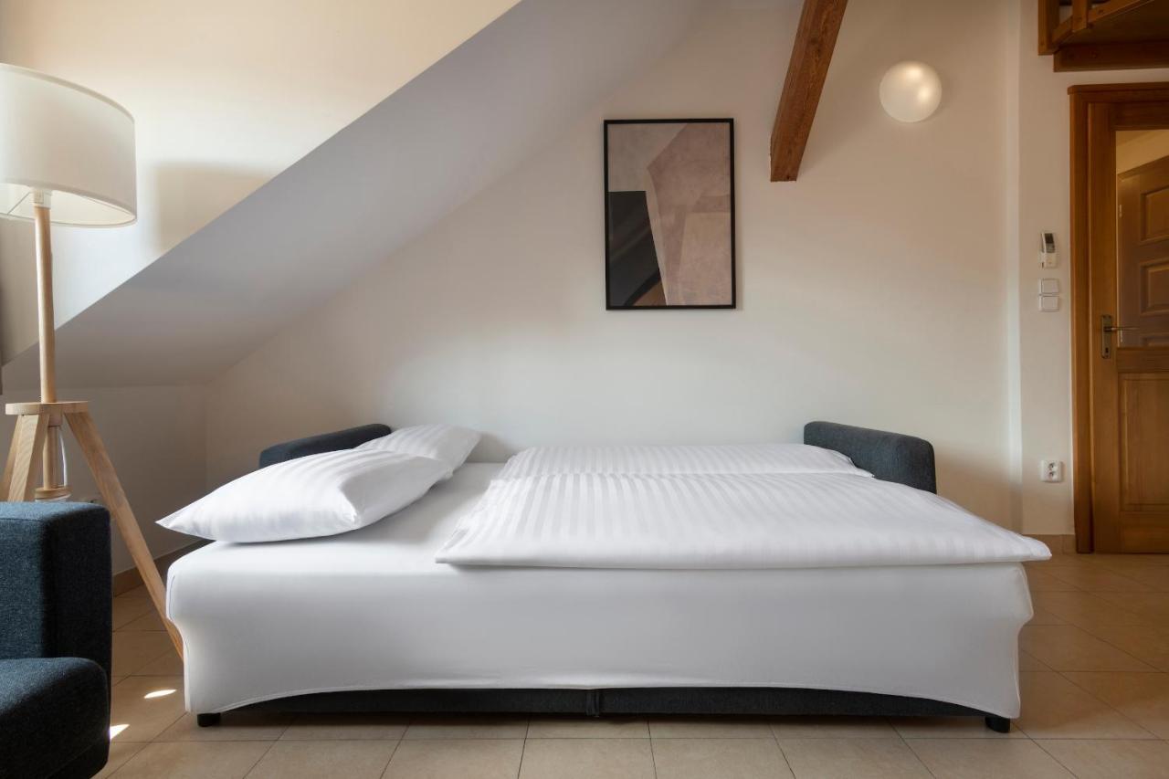 Bohemian Dreams Apartments And Suites By Dwellfort Prága Kültér fotó