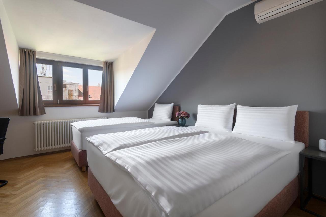 Bohemian Dreams Apartments And Suites By Dwellfort Prága Kültér fotó