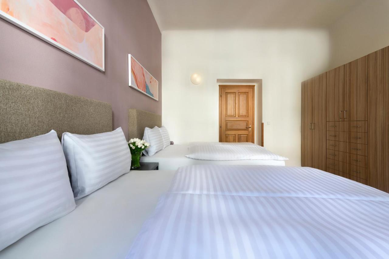 Bohemian Dreams Apartments And Suites By Dwellfort Prága Kültér fotó