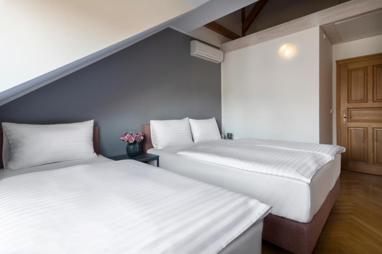 Bohemian Dreams Apartments And Suites By Dwellfort Prága Kültér fotó