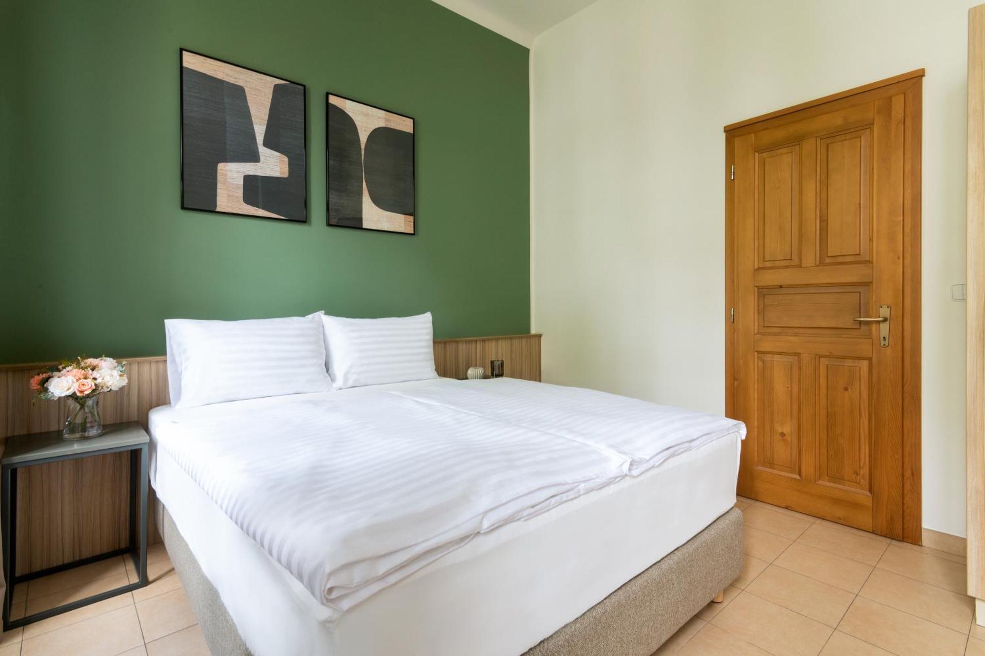 Bohemian Dreams Apartments And Suites By Dwellfort Prága Szoba fotó